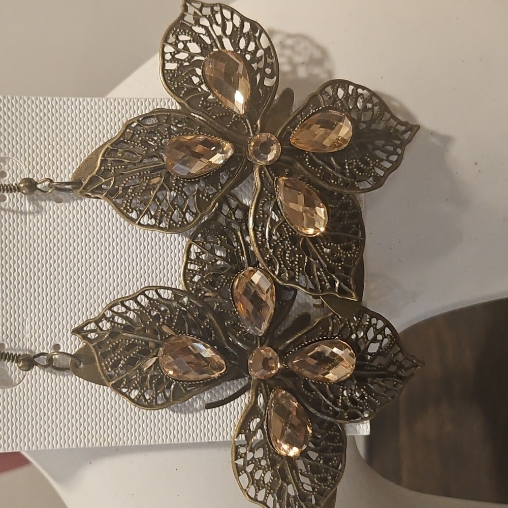Elegant Gold and Amber Floral Earrings